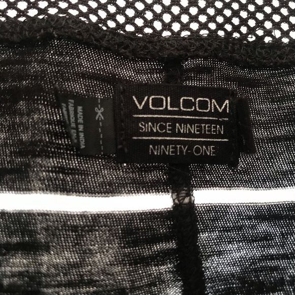 EUC Volcom Mesh Detail Striped Short Sleeve Tee - Picture 5 of 5
